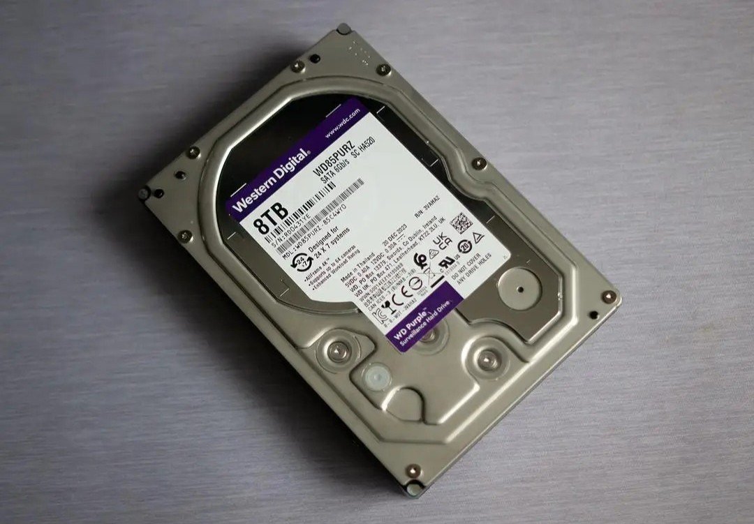 Mặt trước ổ cứng HDD WD Purple 8TB WD85PURZ